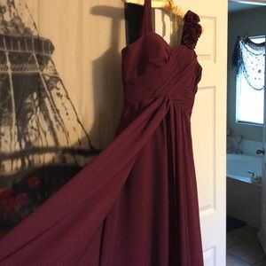Bridesmaids Dress worn once In February 💃❤️